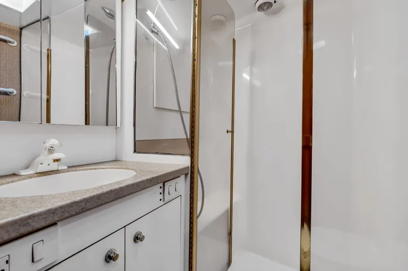 Slide: The Image of Ocean Yachts 48 Super Sport 2002 - 58