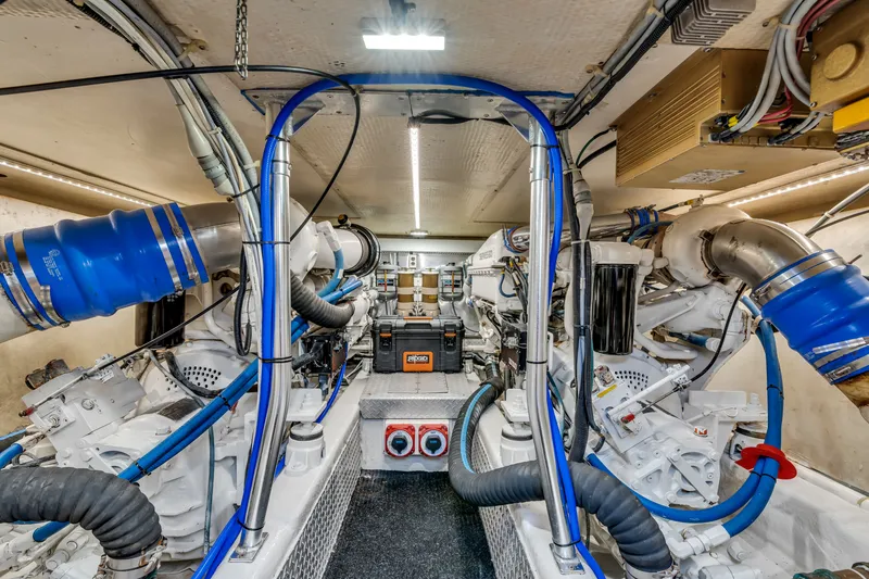 Slide: The Image of Ocean Yachts 48 Super Sport 2002 - 90