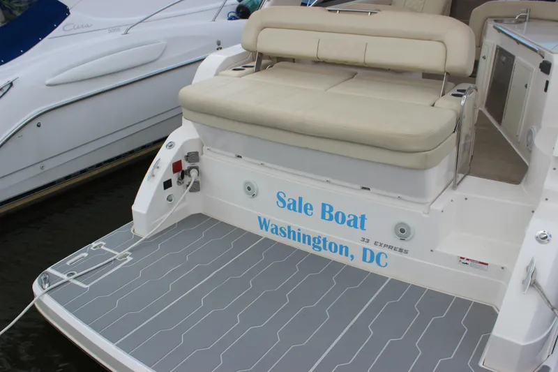 Slide: The Image of 2014 Regal 32 Express boat for sale, Washington, DC, with beige seating. - 33