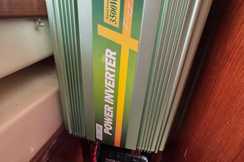 Slide: The Image of Power inverter rated at 3500W installed in a 2008 Gemini 105Mc boat. - 32