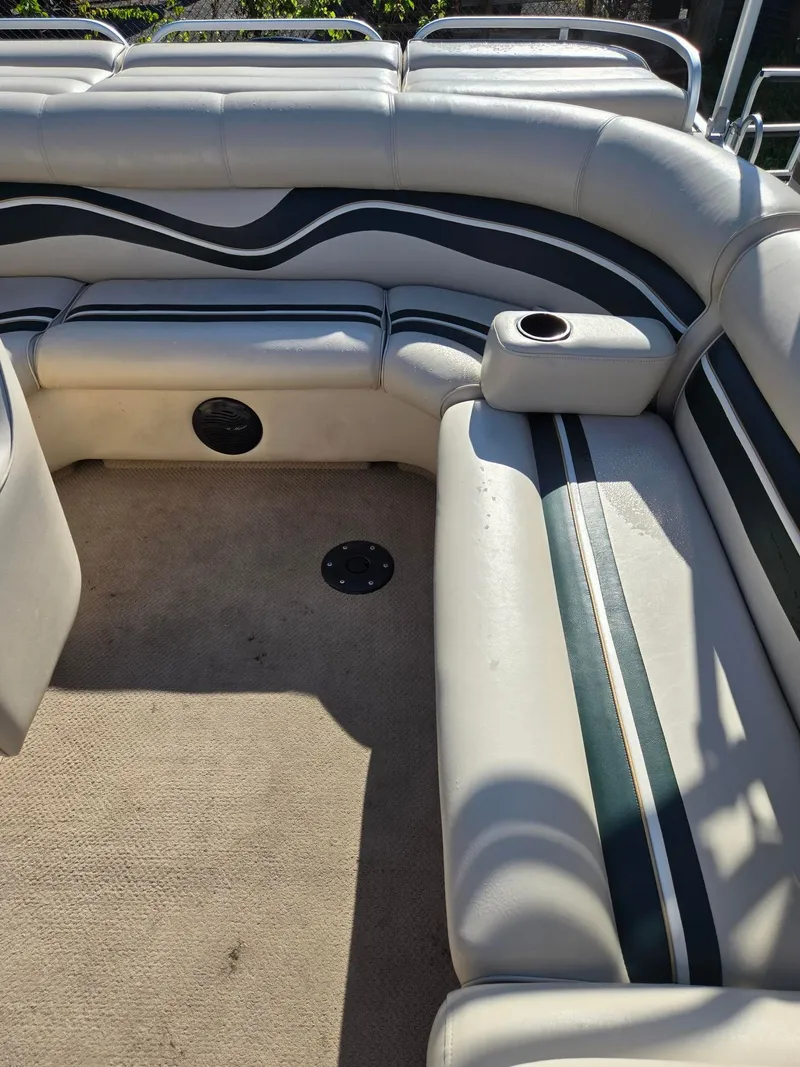 Slide: The Image of Premier Majestic 250 2000 - 10