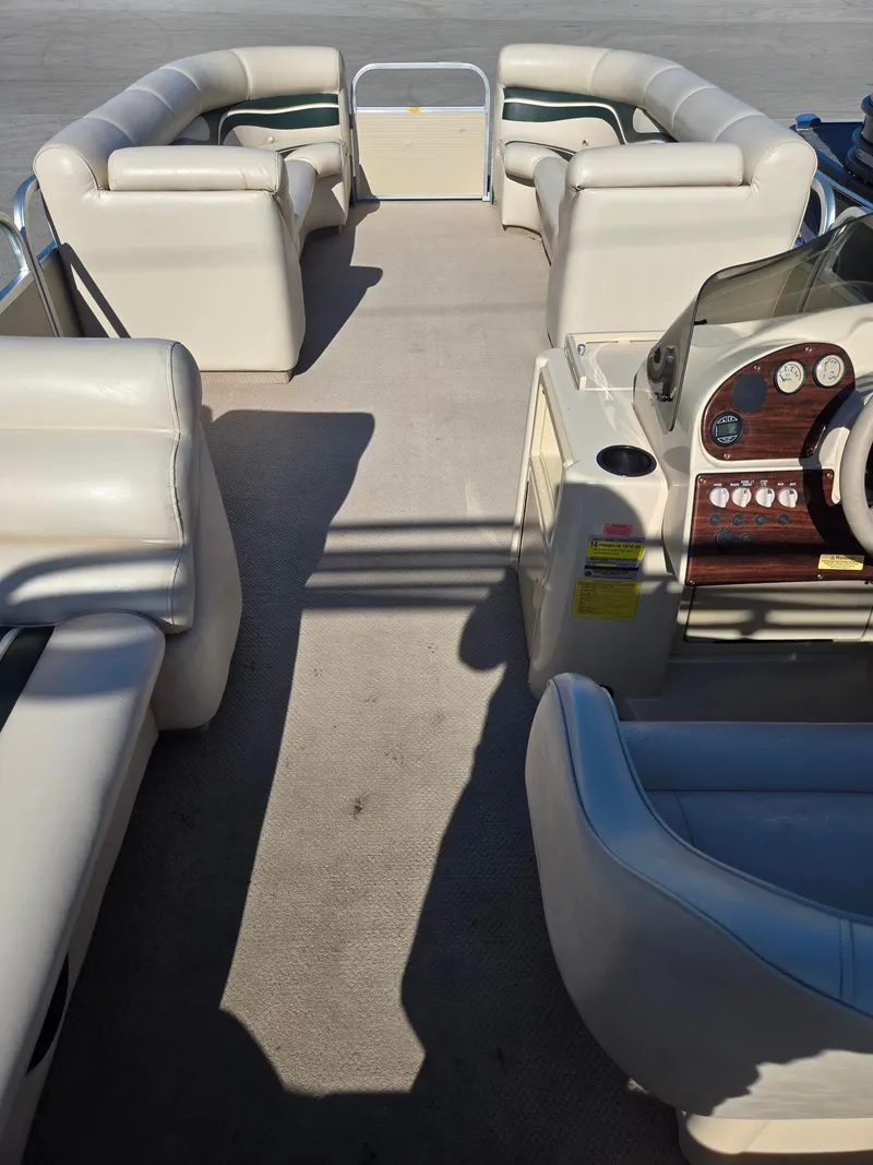 Slide: The Image of Premier Majestic 250 2000 - 12