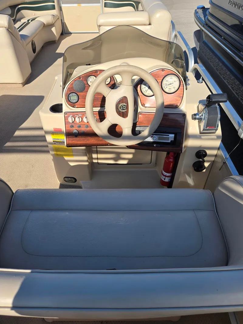 Slide: The Image of Premier Majestic 250 2000 - 13