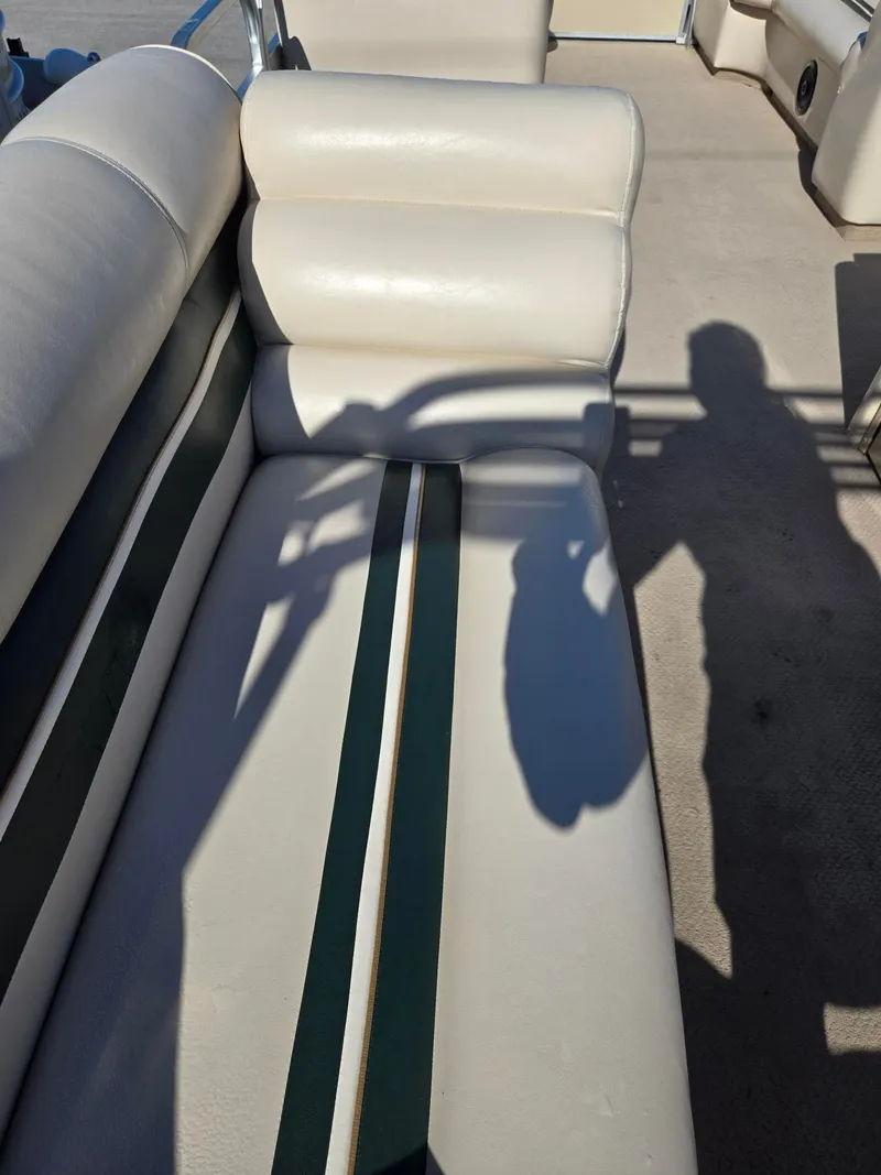 Slide: The Image of Premier Majestic 250 2000 - 17