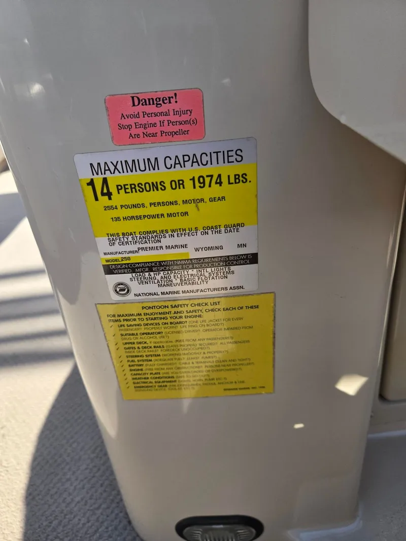 Slide: The Image of Premier Majestic 250 2000 - 18