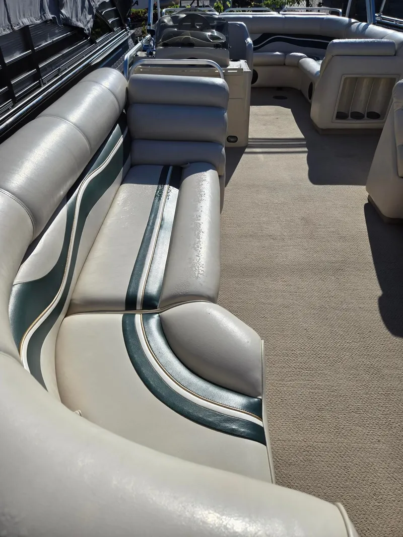 Slide: The Image of Premier Majestic 250 2000 - 5