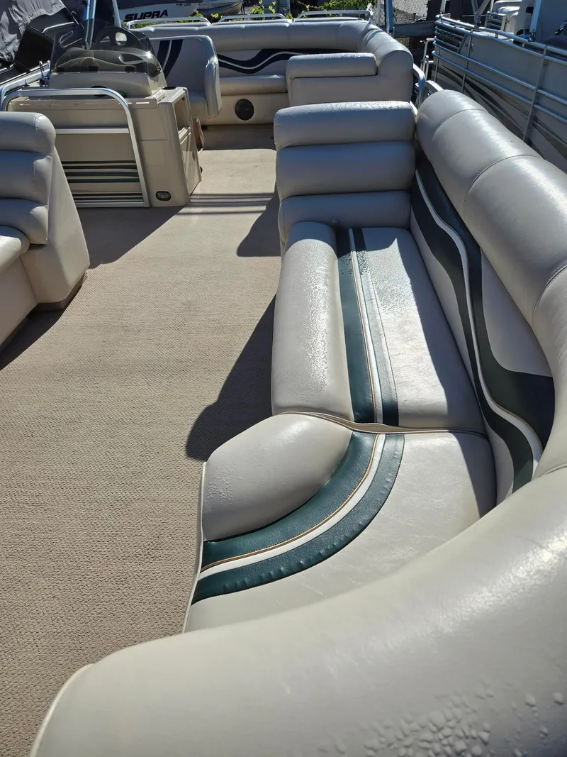 Slide: The Image of Premier Majestic 250 2000 - 6