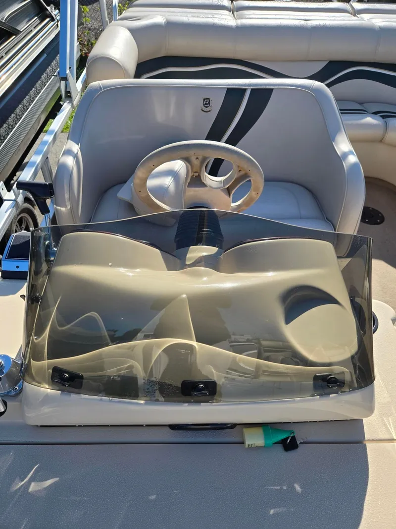 Slide: The Image of Premier Majestic 250 2000 - 7