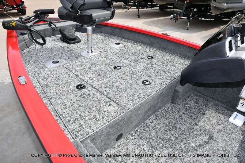 Slide: The Image of Tracker Pro Team 175 Crappie w/Woven Floors 2026 - 11