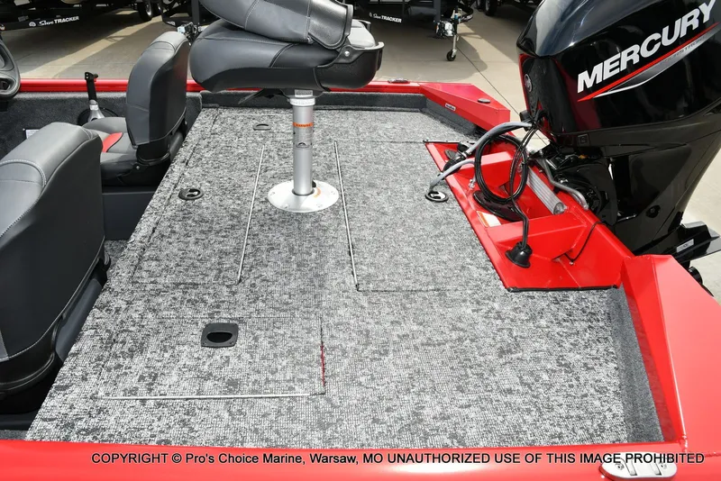 Slide: The Image of Tracker Pro Team 175 Crappie w/Woven Floors 2026 - 32