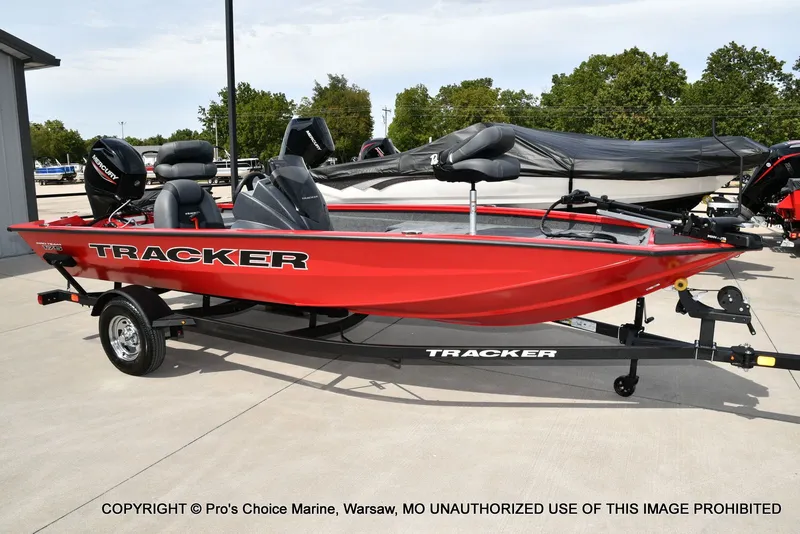 The Image of Tracker Pro Team 175 2026 - 1