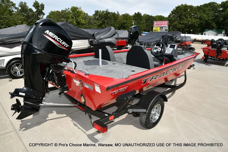 Slide: The Image of Tracker Pro Team 175 2026 - 15