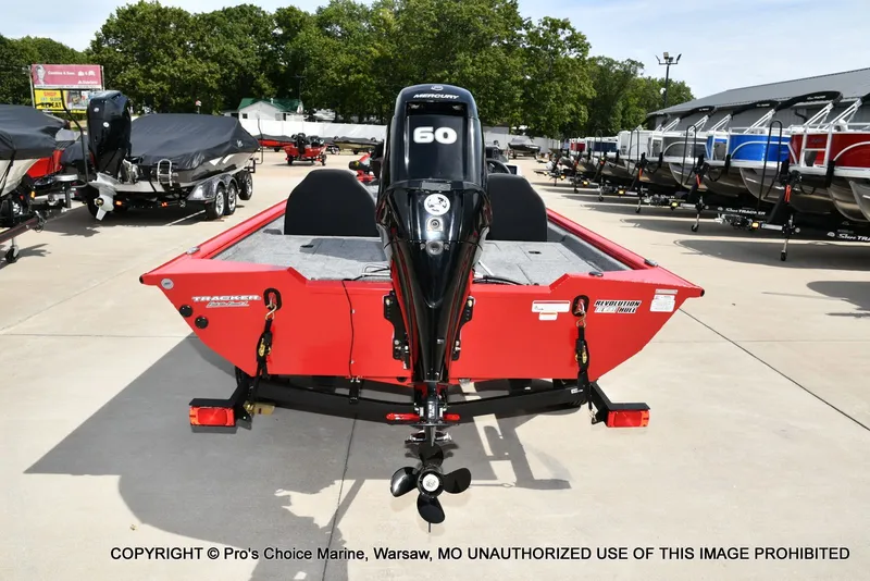 Slide: The Image of Tracker Pro Team 175 2026 - 19