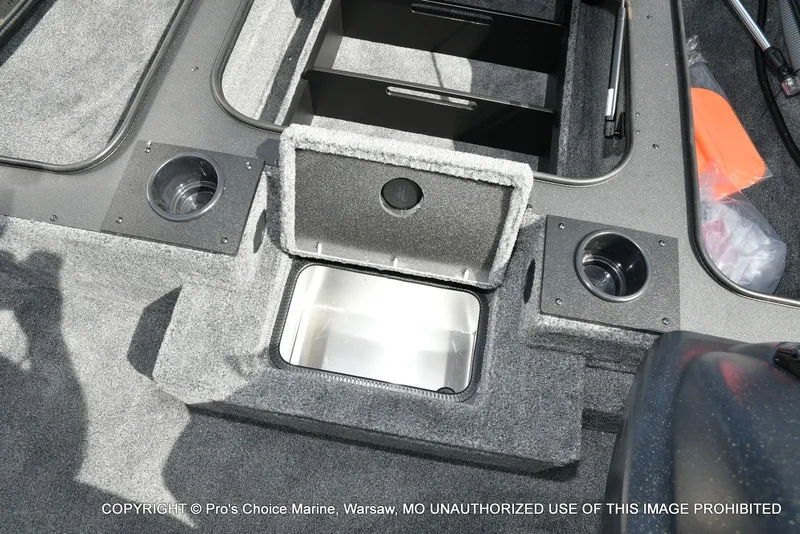 Slide: The Image of Tracker Pro Team 175 2026 - 48