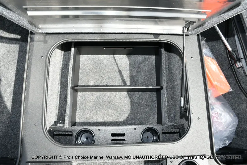 Slide: The Image of Tracker Pro Team 175 2026 - 49