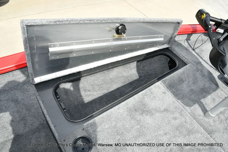 Slide: The Image of Tracker Pro Team 175 2026 - 51