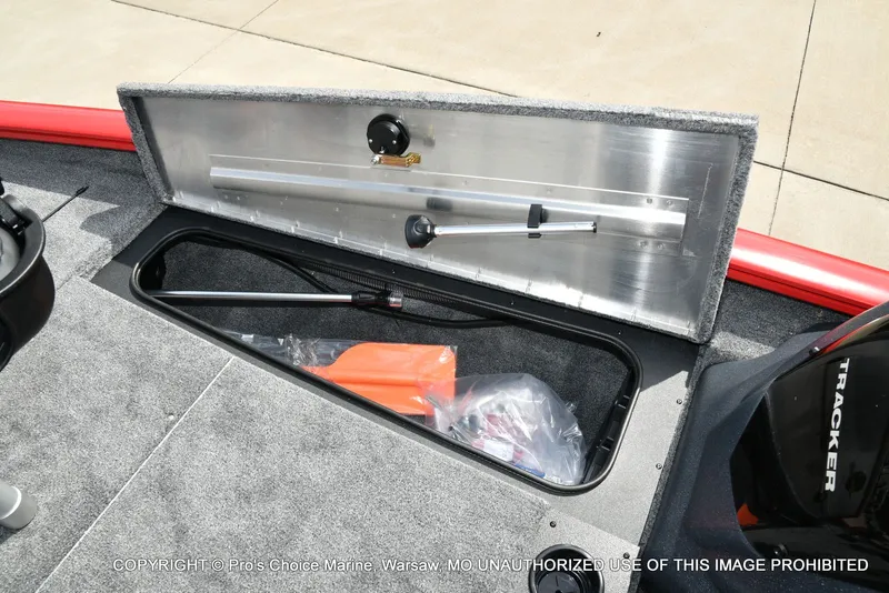 Slide: The Image of Tracker Pro Team 175 2026 - 53