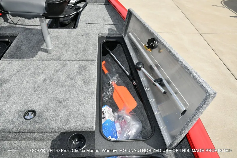 Slide: The Image of Tracker Pro Team 175 2026 - 54