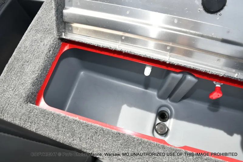 Slide: The Image of Tracker Pro Team 175 2026 - 56