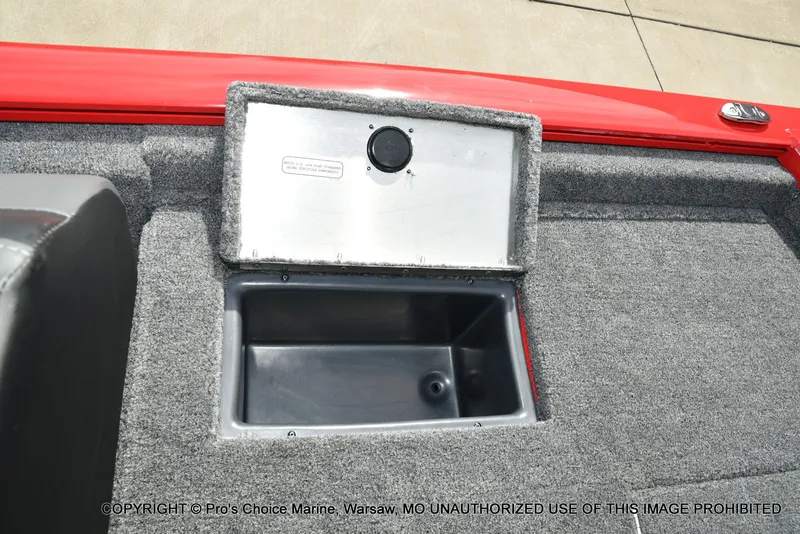 Slide: The Image of Tracker Pro Team 175 2026 - 58