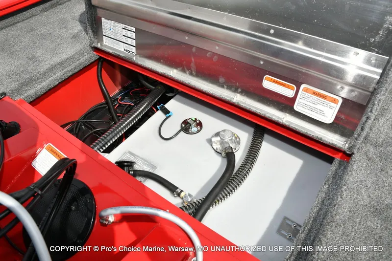 Slide: The Image of Tracker Pro Team 175 2026 - 61