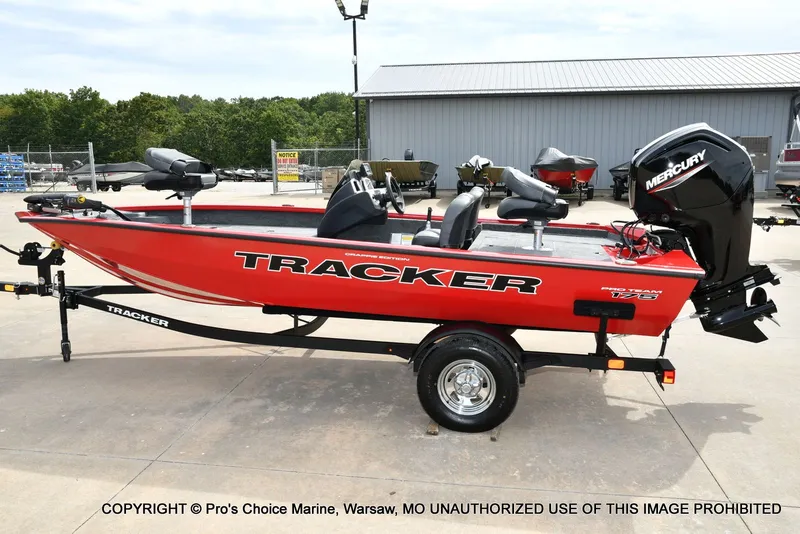 Slide: The Image of Tracker Pro Team 175 Crappie Edition w/75HP 2026 - 18