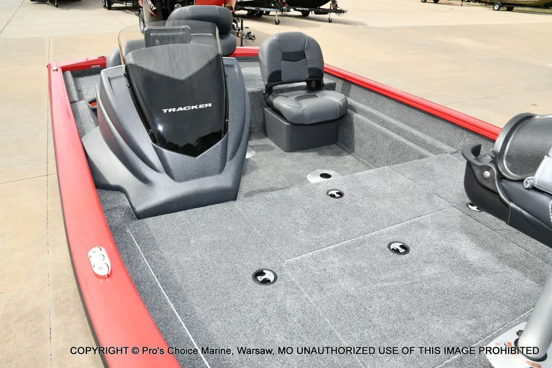 Slide: The Image of Tracker Pro Team 175 Crappie Edition w/75HP 2026 - 26