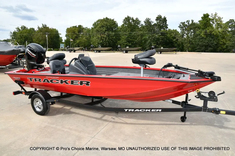 Slide: The Image of Tracker Pro Team 175 Crappie Edition w/75HP 2026 - 64