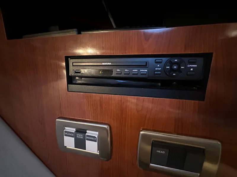 Slide: The Image of Sea Ray 420 Sundancer 2005 - 55