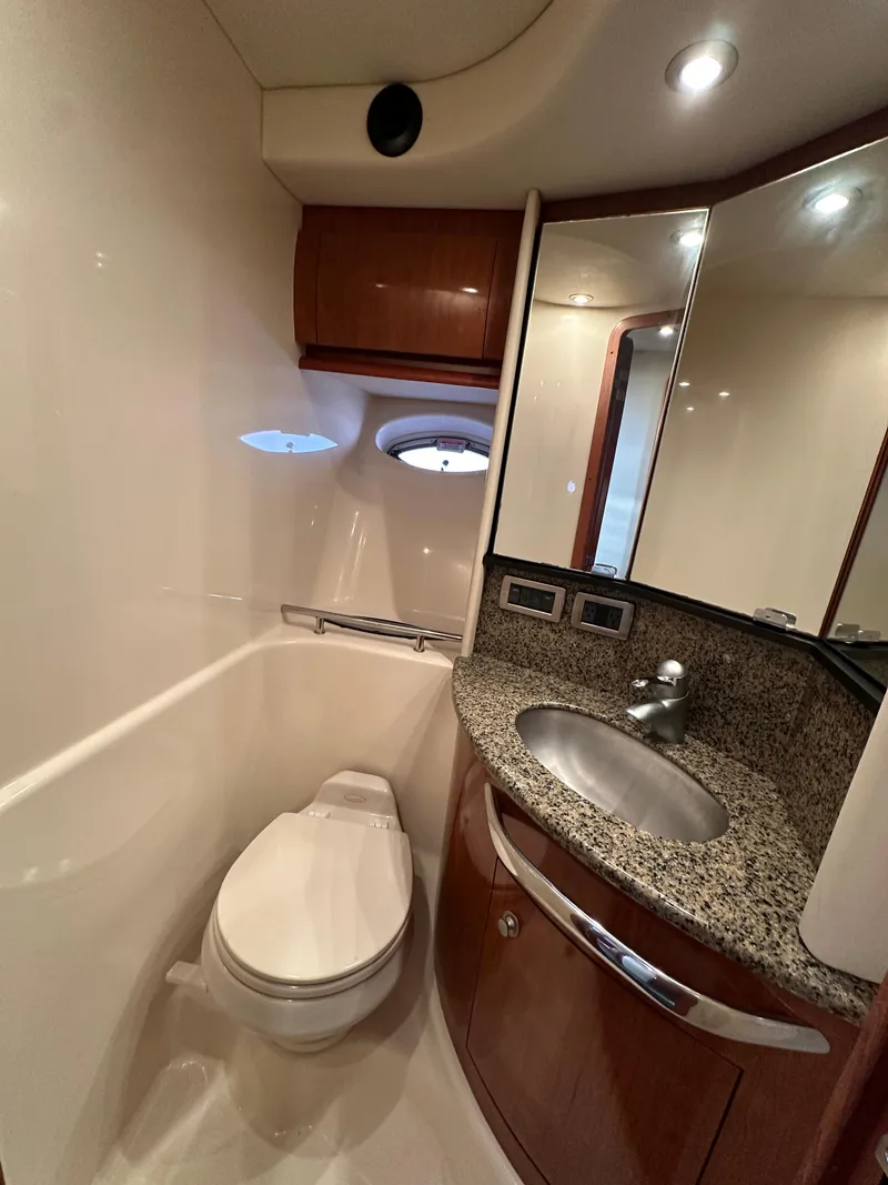 Slide: The Image of Sea Ray 420 Sundancer 2005 - 56