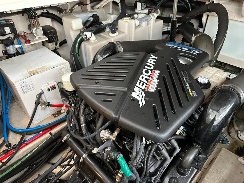 Slide: The Image of Sea Ray 420 Sundancer 2005 - 66