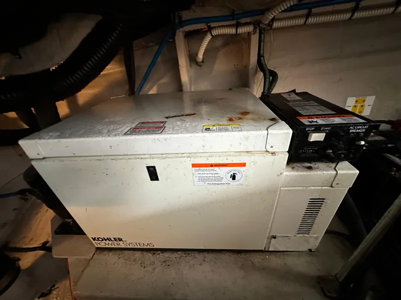 Slide: The Image of Sea Ray 420 Sundancer 2005 - 68