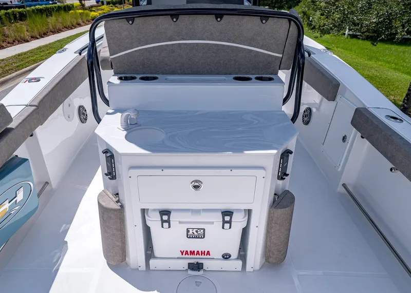 Slide: The Image of Sea Hunt Ultra 275 SE 2026 - 15