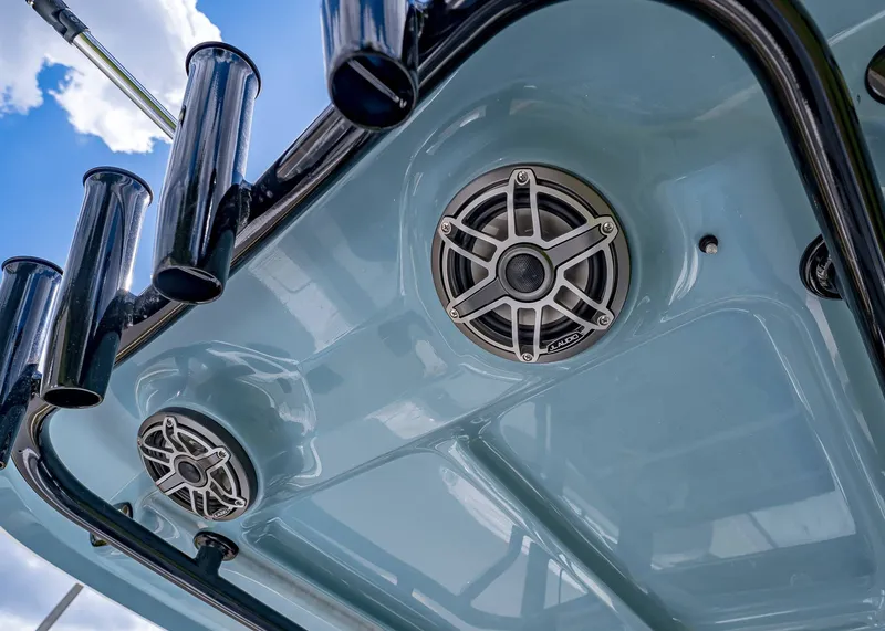 Slide: The Image of Sea Hunt Ultra 275 SE 2026 - 18