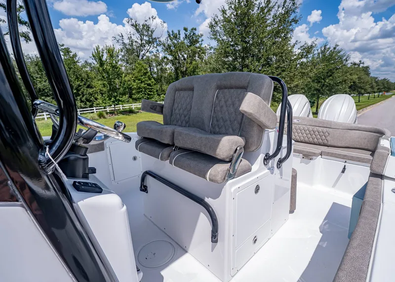 Slide: The Image of Sea Hunt Ultra 275 SE 2026 - 19