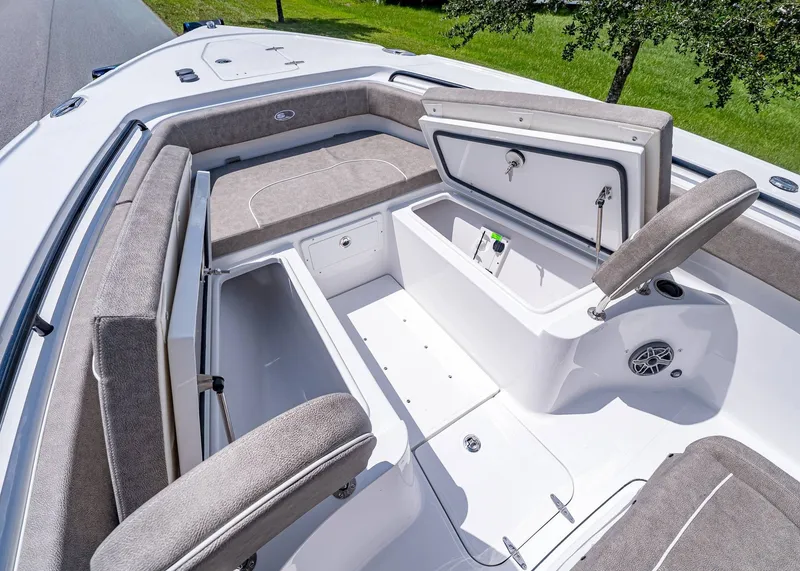 Slide: The Image of Sea Hunt Ultra 275 SE 2026 - 31