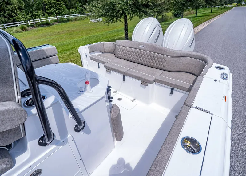 Slide: The Image of Sea Hunt Ultra 275 SE 2026 - 7