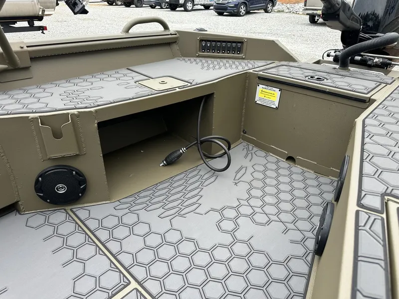 Slide: The Image of Excel Viper F4 1751 LEGACY 2026 - 13