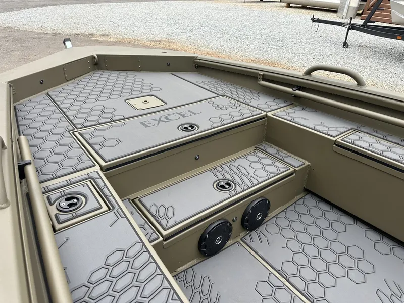 Slide: The Image of Excel Viper F4 1751 LEGACY 2026 - 15