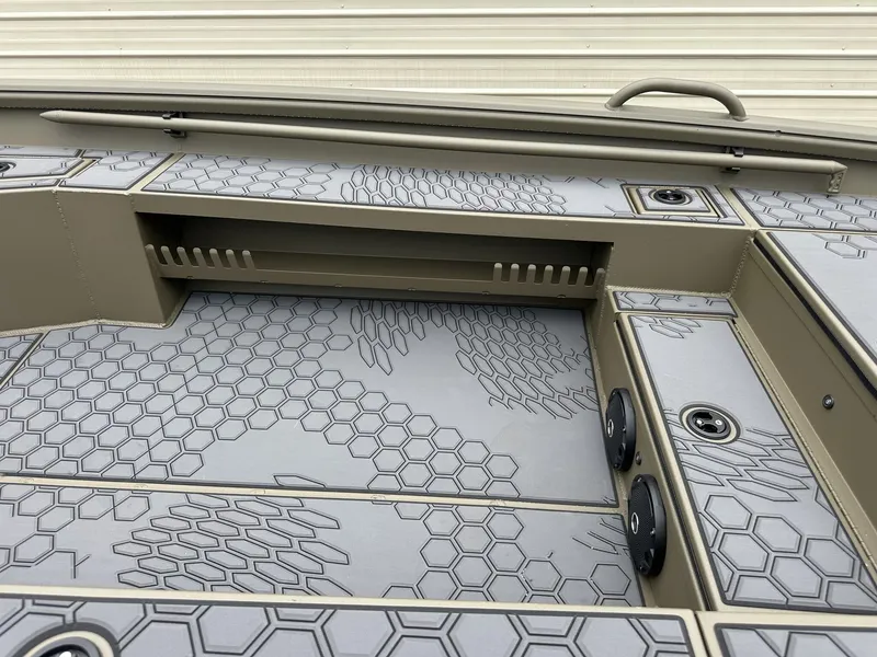 Slide: The Image of Excel Viper F4 1751 LEGACY 2026 - 8