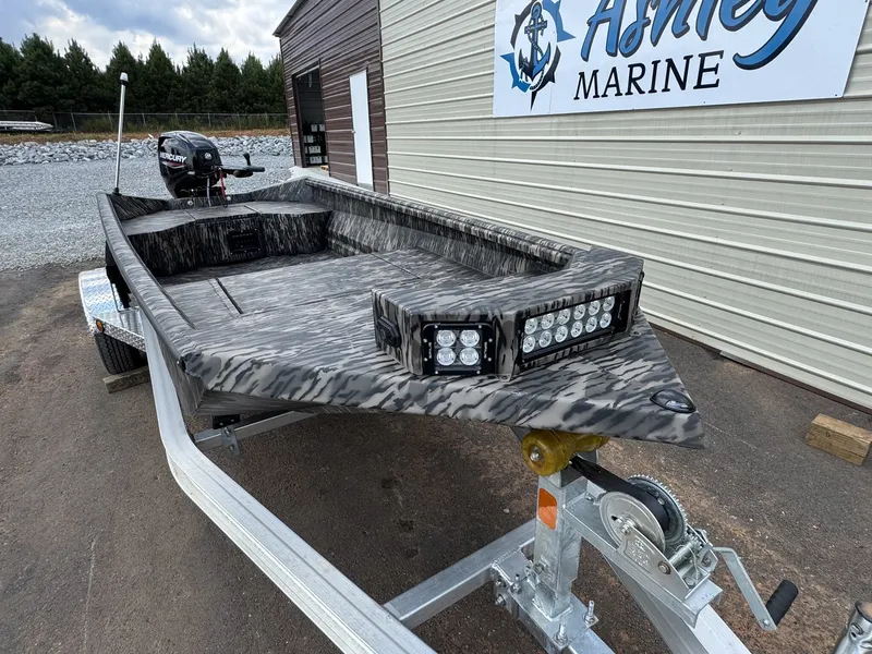 Slide: The Image of Reaper Boats 550 2026 - 2