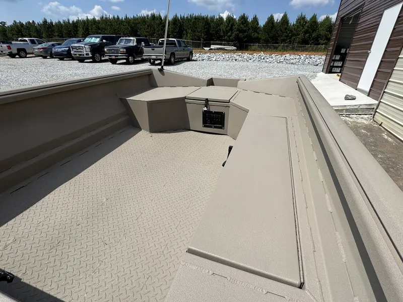 Slide: The Image of Reaper Boats 756 STEP TRANSOM 2026 - 6