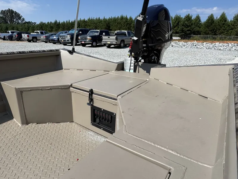 Slide: The Image of Reaper Boats 656 656 STEP TRANSOM 2026 - 5