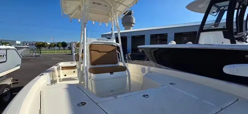 Slide: The Image of Skeeter SX210 2021 - 7