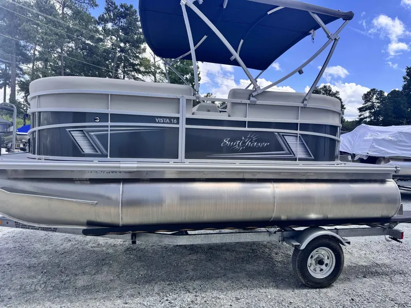 Slide: The Image of SunChaser Vista 16 LR 2026 - 3