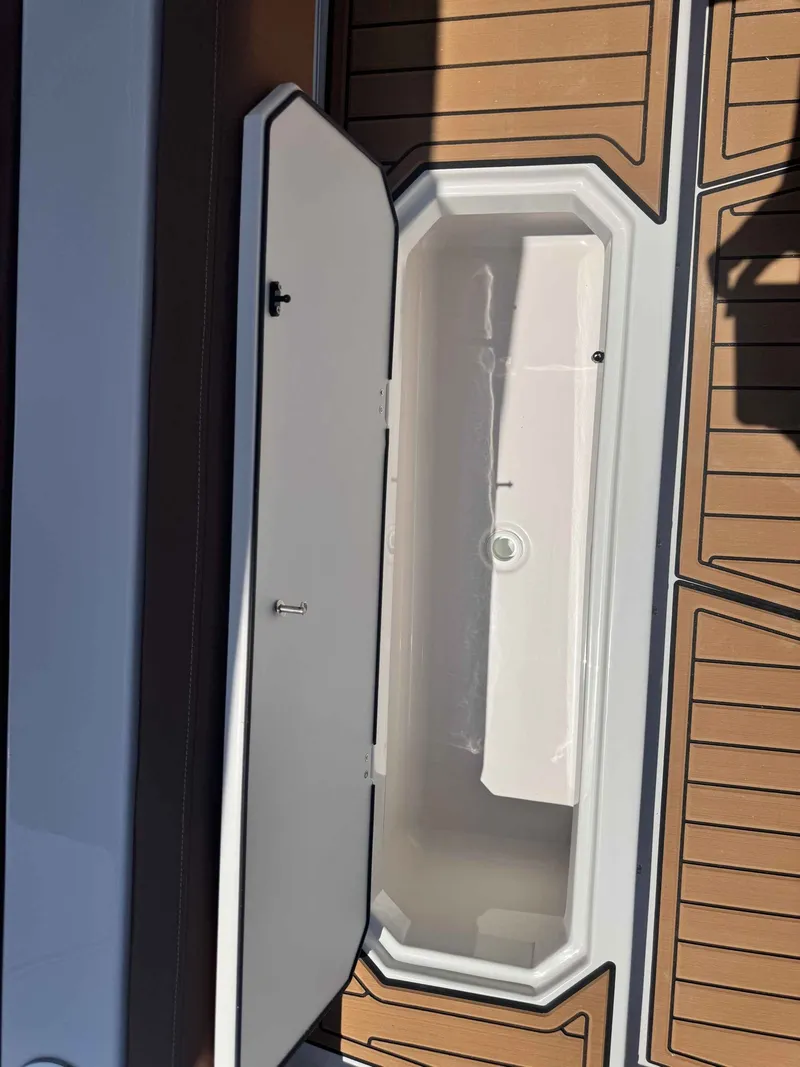 Slide: The Image of Starcraft SVX 231 OB 2025 - 17