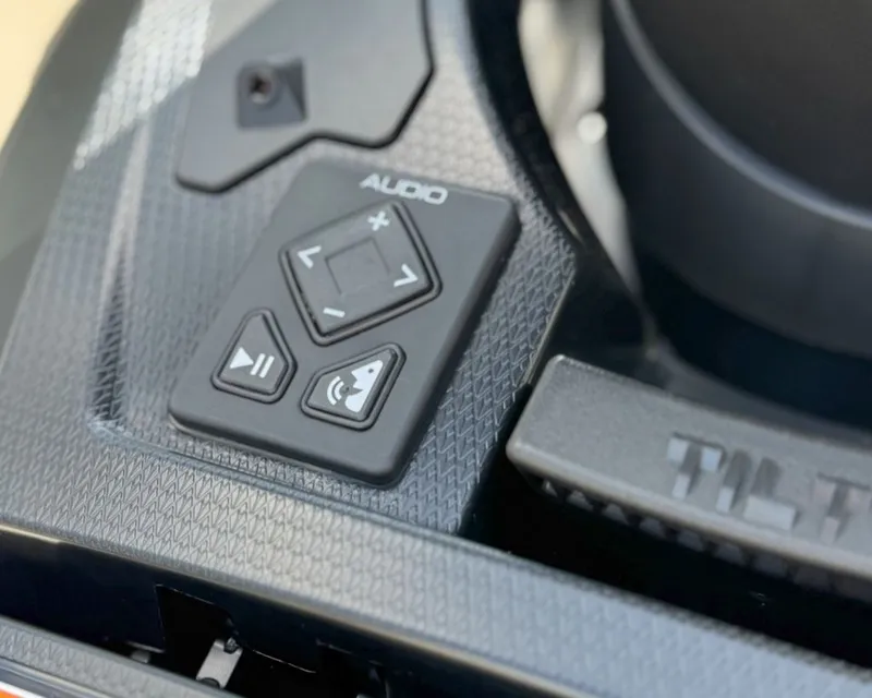 Slide: The Image of Yamaha FX SVHO® 2026 - 7