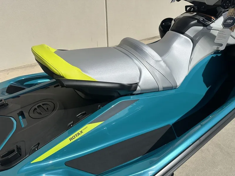 Slide: The Image of Sea-Doo GTI SE 170 2025 - 12