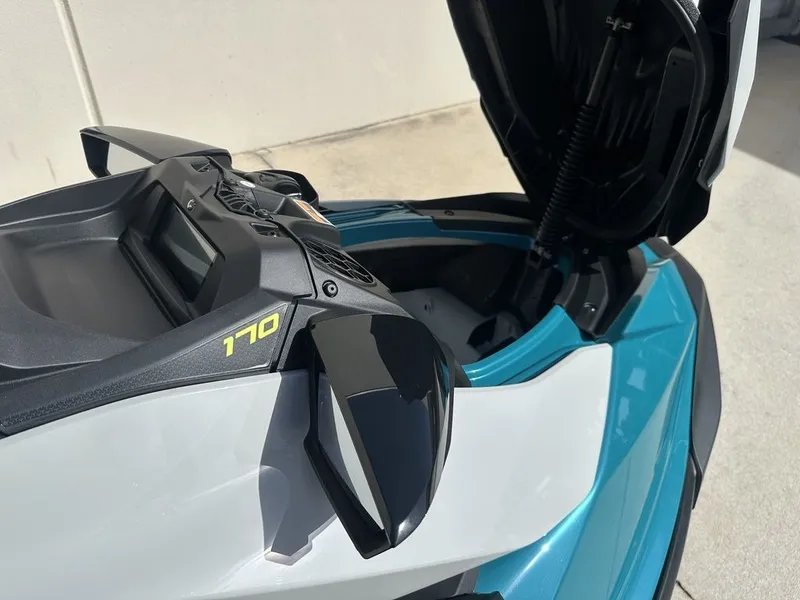 Slide: The Image of Sea-Doo GTI SE 170 2025 - 15