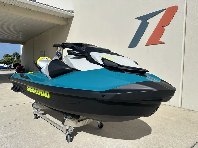 Slide: The Image of Sea-Doo GTI SE 170 2025 - 2